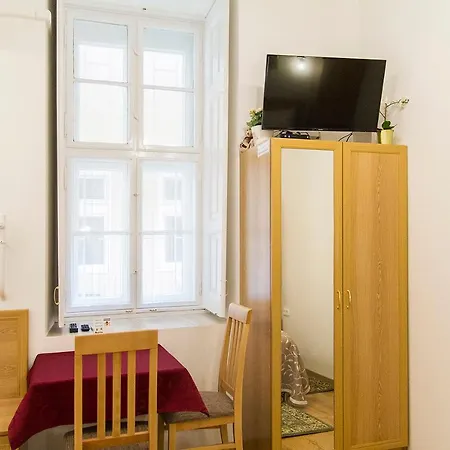 Lägenhet Authentic Akacfa Budapest