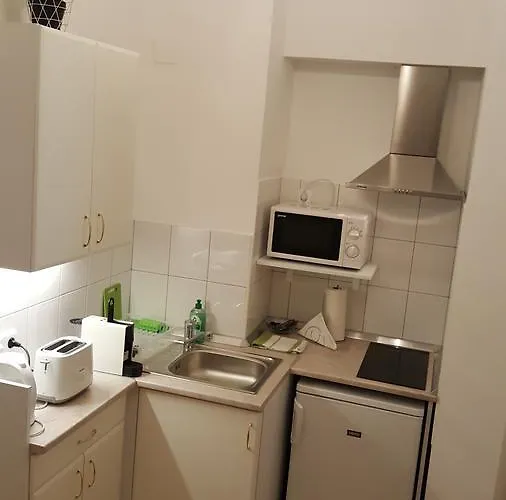 Authentic Akacfa Daire *