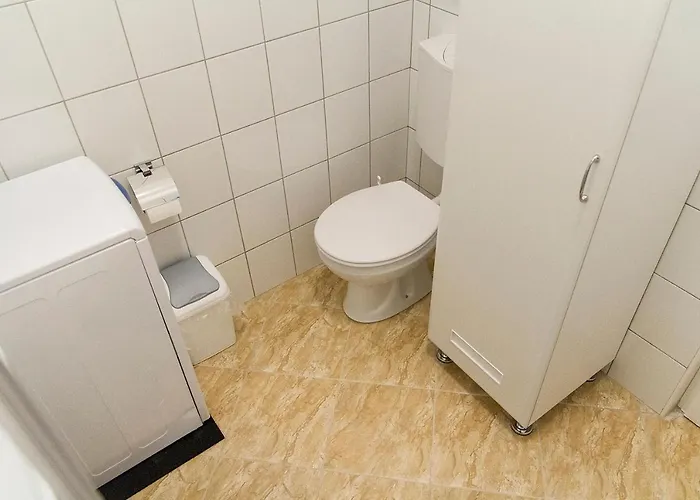 Authentic Akacfa Daire *