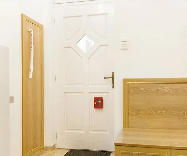 Authentic Akacfa * Budapeşte