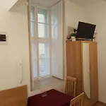 Διαμέρισμα Authentic Akacfa *