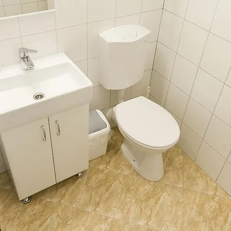 Apartment Authentic Akacfa *