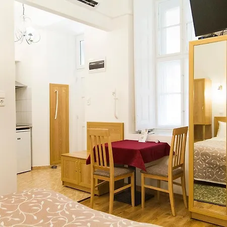 Authentic Akacfa Apartment